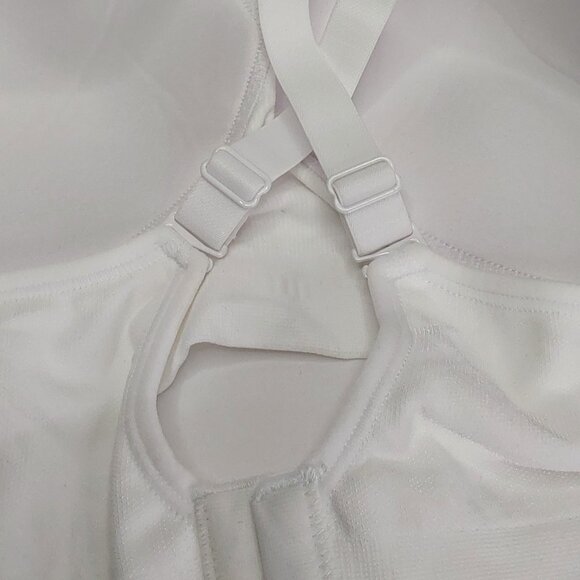 'UNDEROUTFIT' COMFORT SHAPING WIRELESS BRA W / ADJUSTABLE STRAPS - Picture 9 of 16